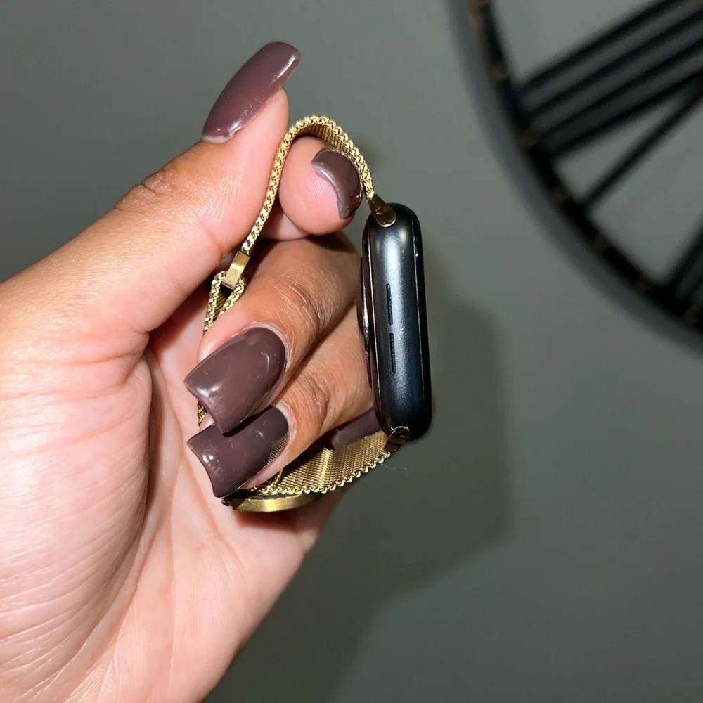 Apple Watch Series 6 - 44mm with Gold Mesh Band